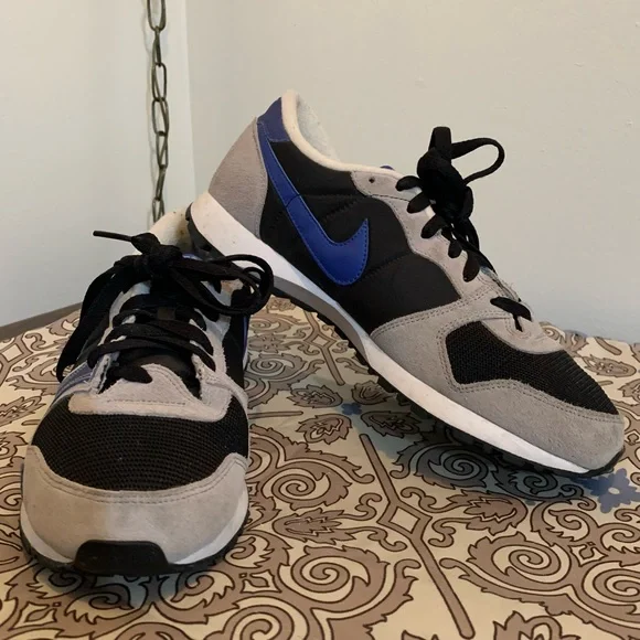 Nike Air Vengeance Sneakers Women’s 9.5 / Men’s 8 - Picture 1 of 11